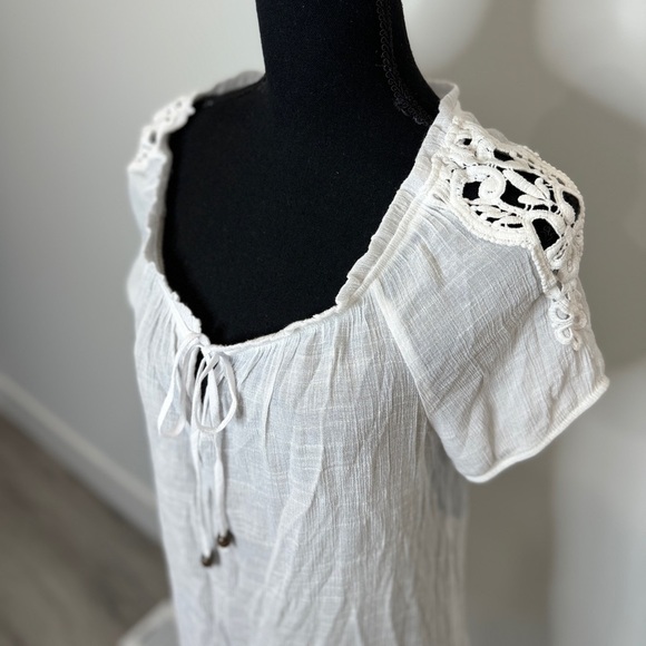 AGB White Sheer Short Sleeve Blouse (XL) - Picture 4 of 10